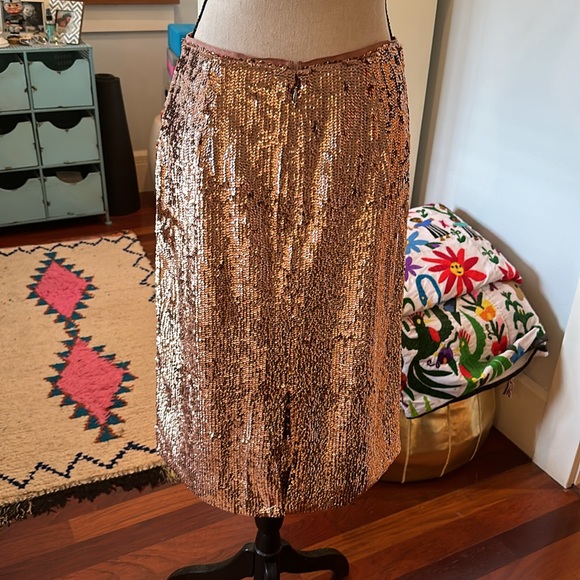 Jcrew sequin skirt in pinkish rose gold, size 2 - Picture 4 of 9